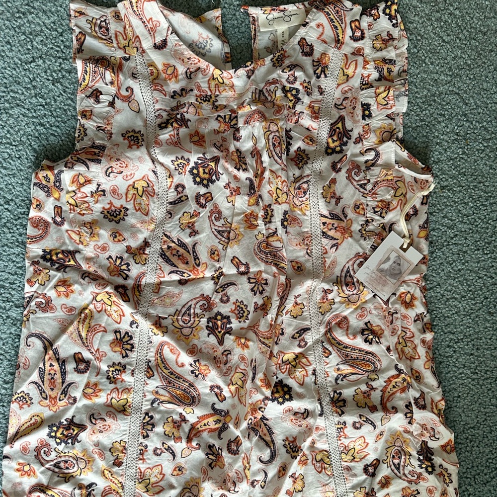 Jessica Simpson maternity top